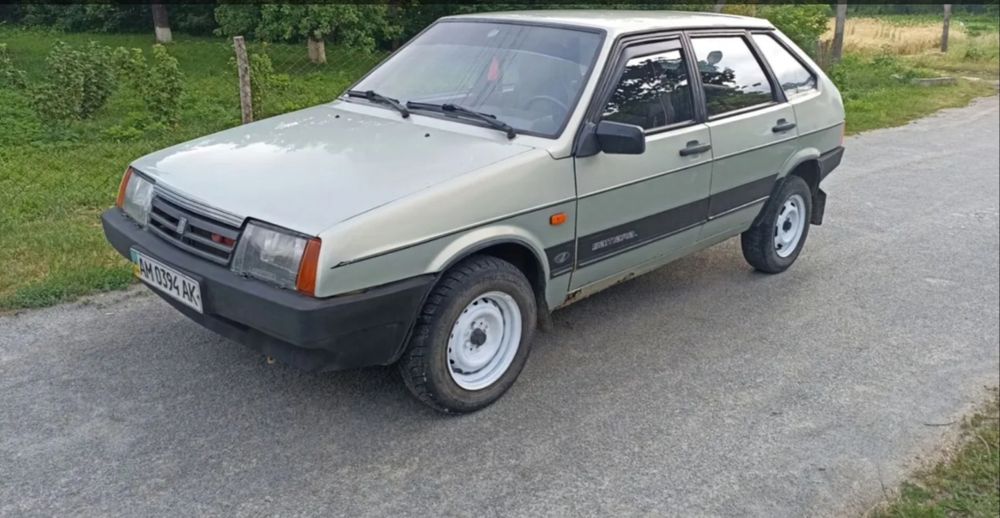 ВАЗ 2109 Дев'яточка*