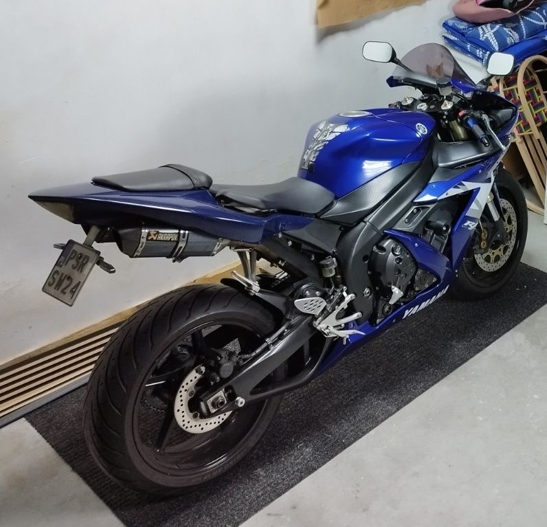 Yamaha R1 RN12 2005