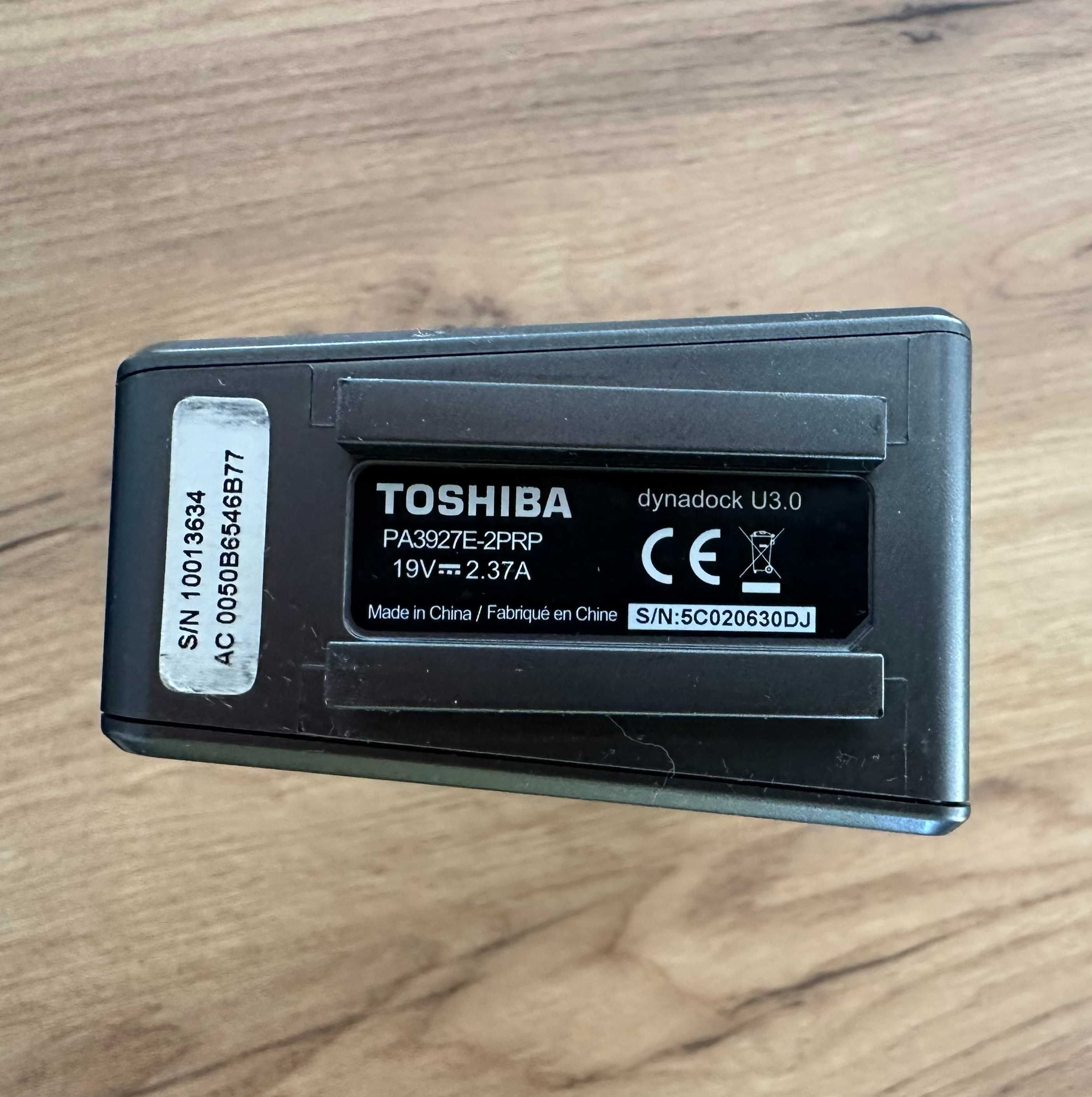 Uniwersalna stacja dokująca TOSHIBA DYNADOCK USB 3.0 PA3927E-2PRP