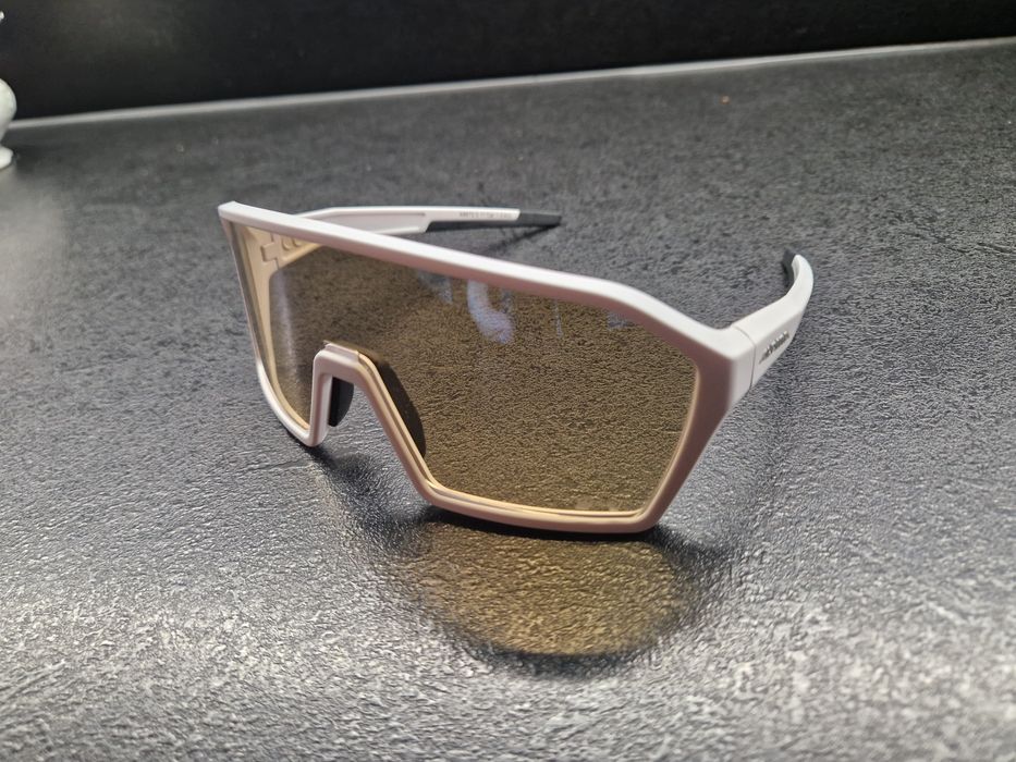 Okulary fotochrom alpina  białe