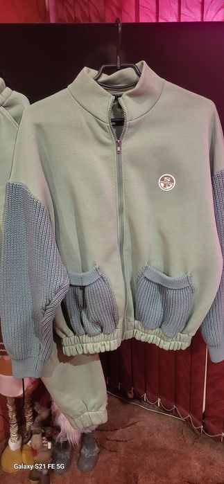 Женский теплый кастюм.