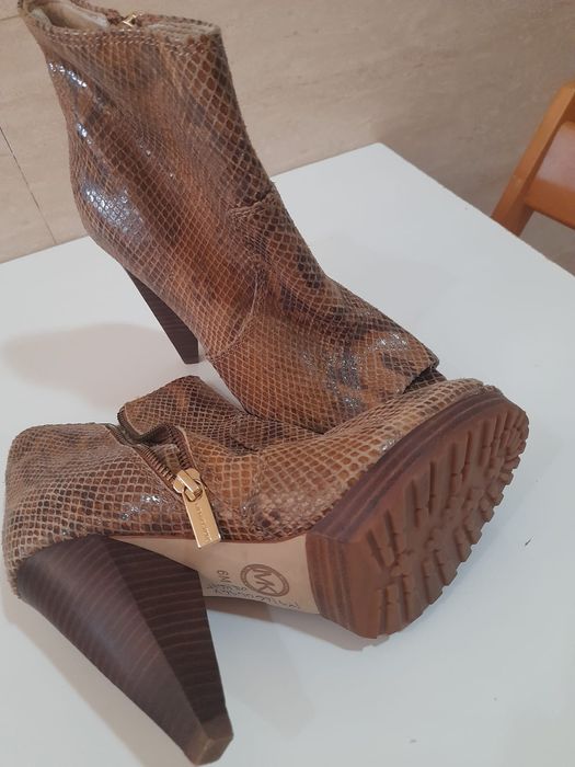 Botas Michael Kors, tamanho 36