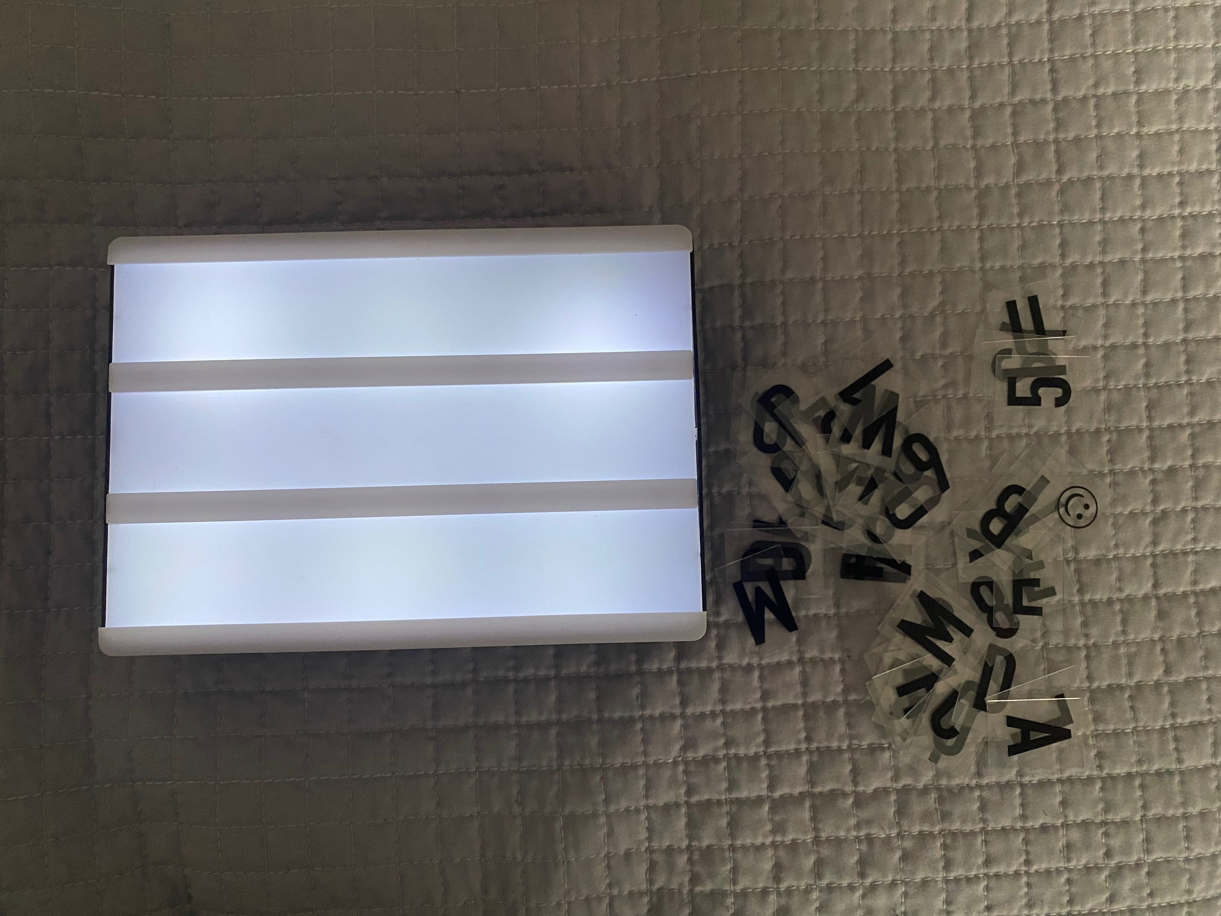 Led light box, pudełko ledowe z napisami