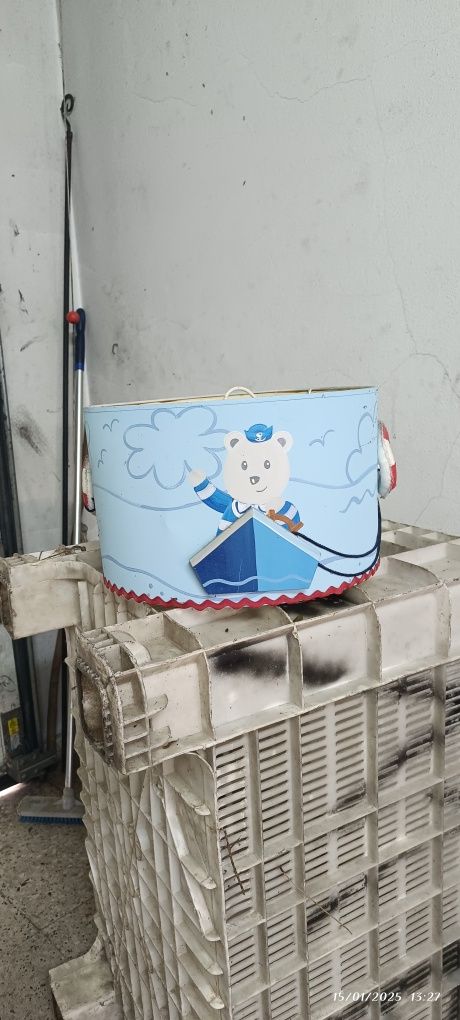 Candeeiro de teto para quarto de criança