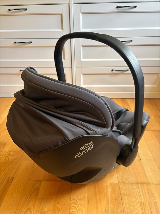Fotelik łupina Britax Romet Baby-Safe PRO z bazą obrotową