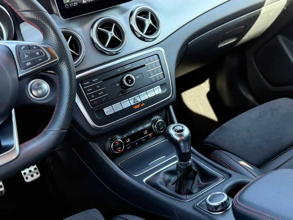 Mercedes-Benz GLA 180d AMG Line Facelift 2018 FULL EXTRAS GPS BI-XENON