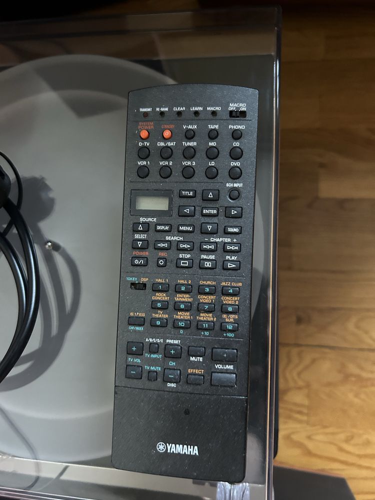 Amplituner Yamaha DSP-AX2 pilot
