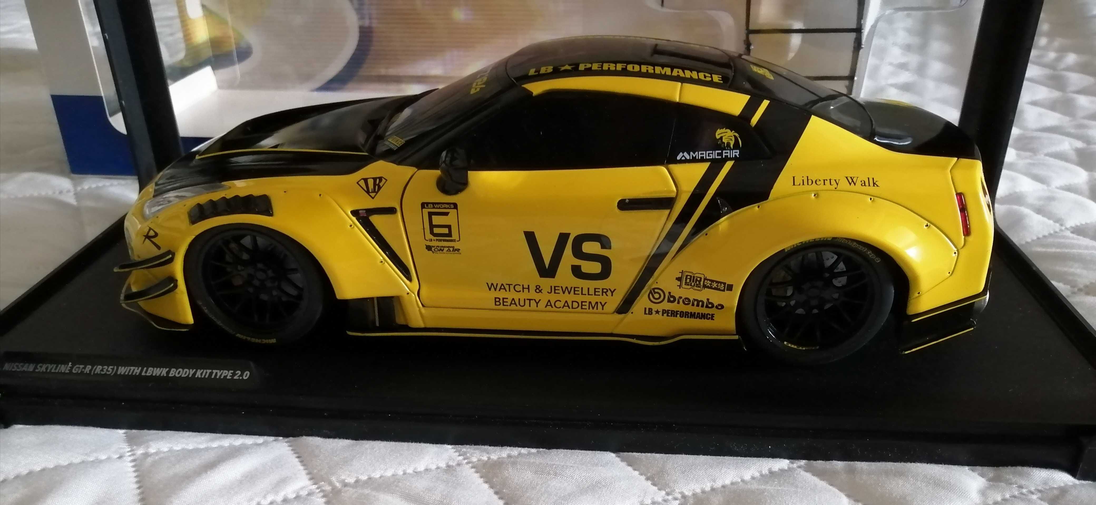 Solido 1:18 Nissan Skyline GT-R LBWK NOVO