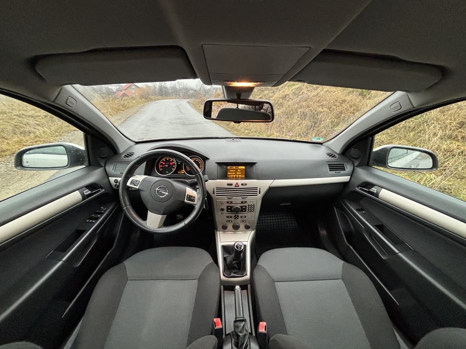 Opel Astra H 2007 1,6 бензин