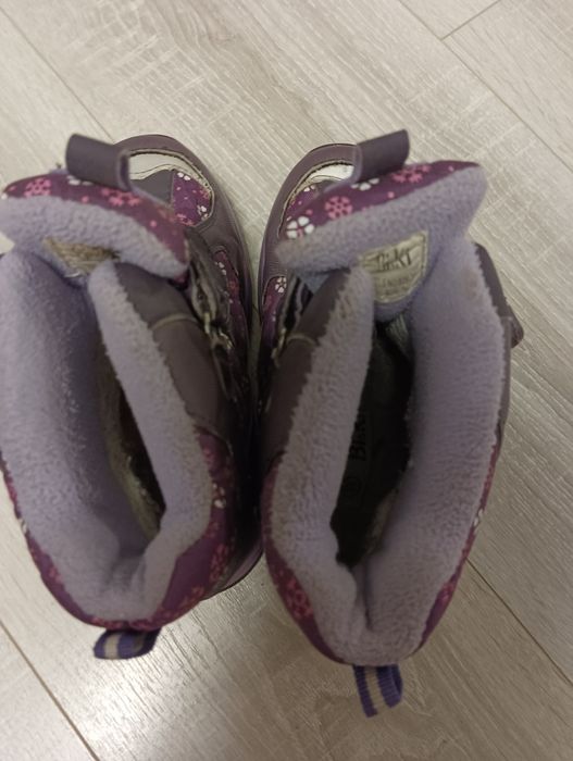 Продам сапожки BI&KI