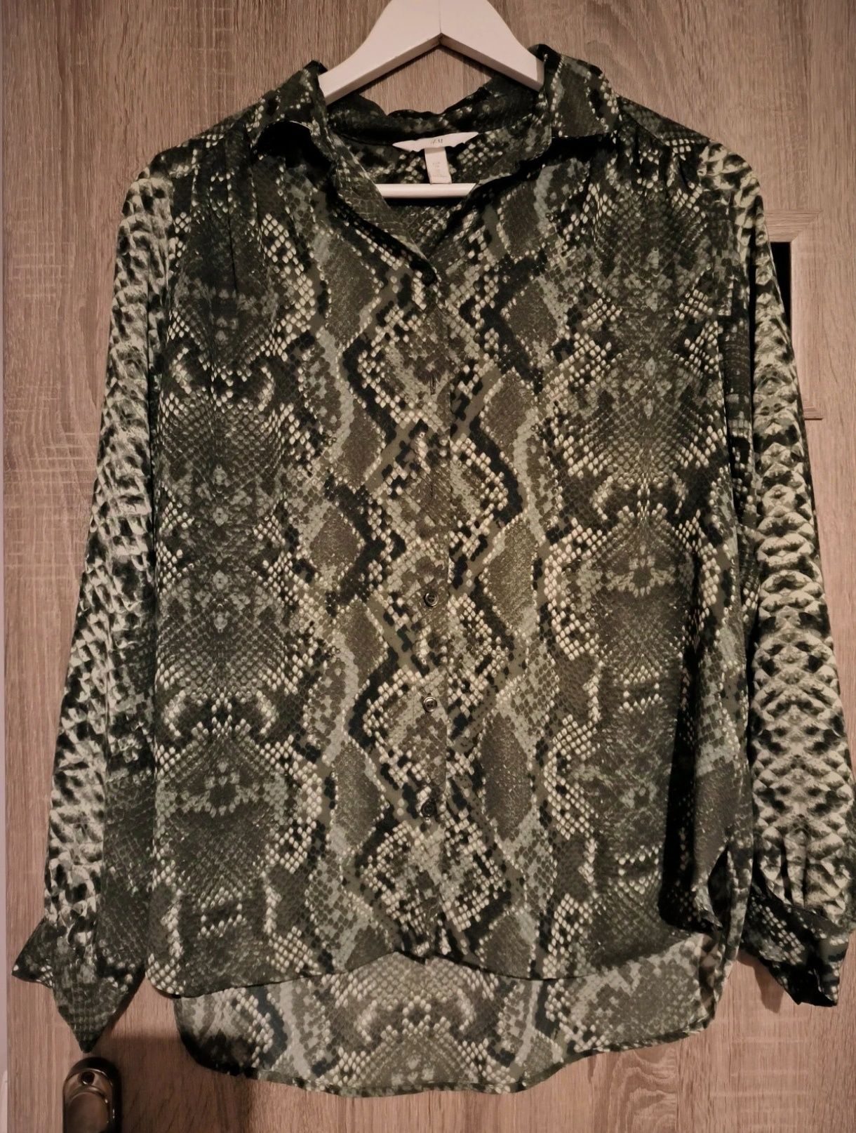 Koszula khaki w wężowy wzór H&M 38