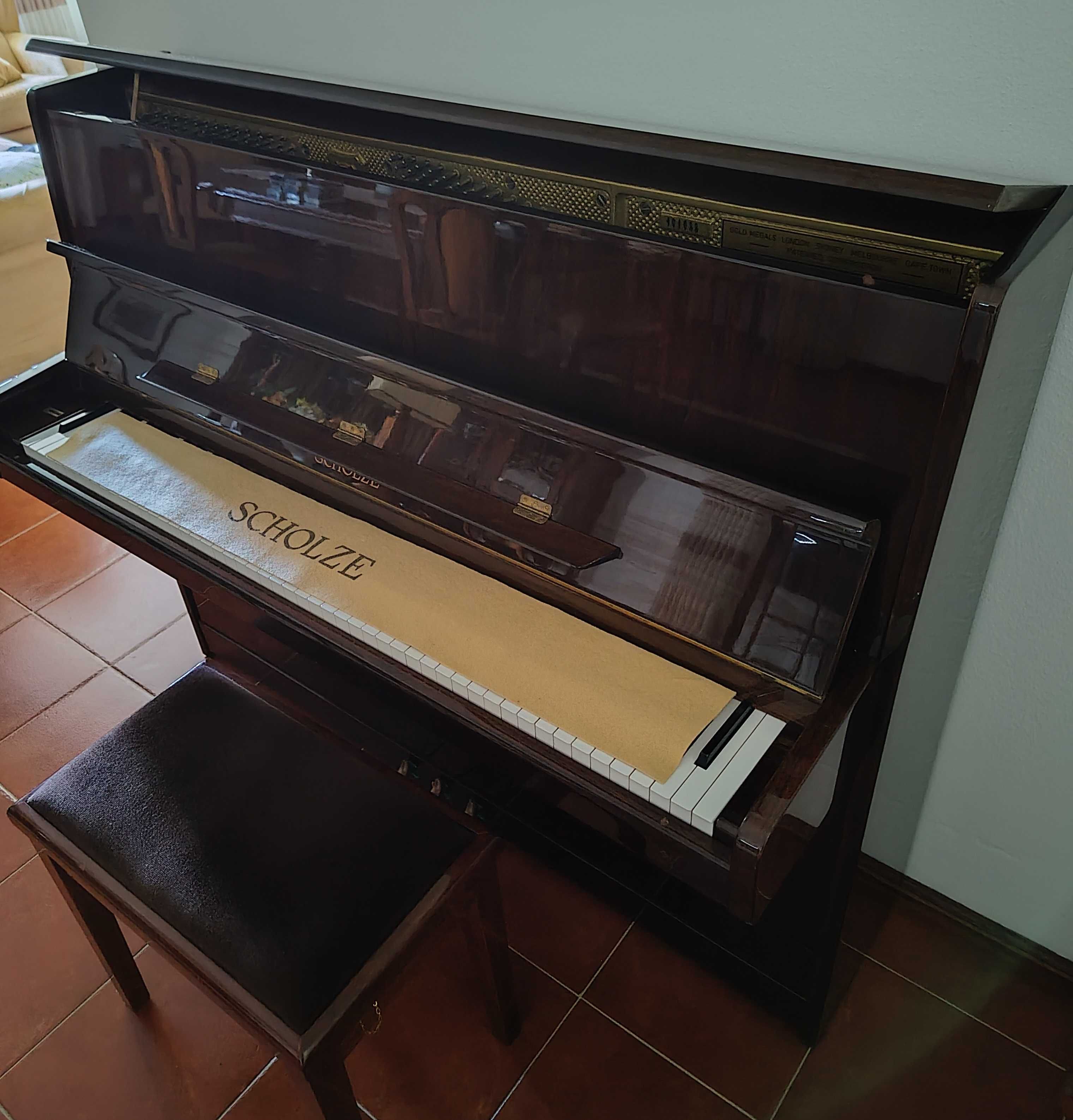 Piano vertical Scholze