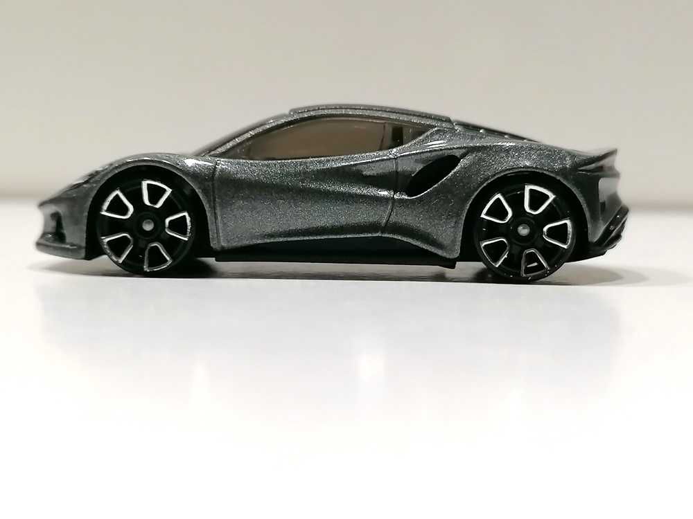 Hot Wheels Lotus Emira