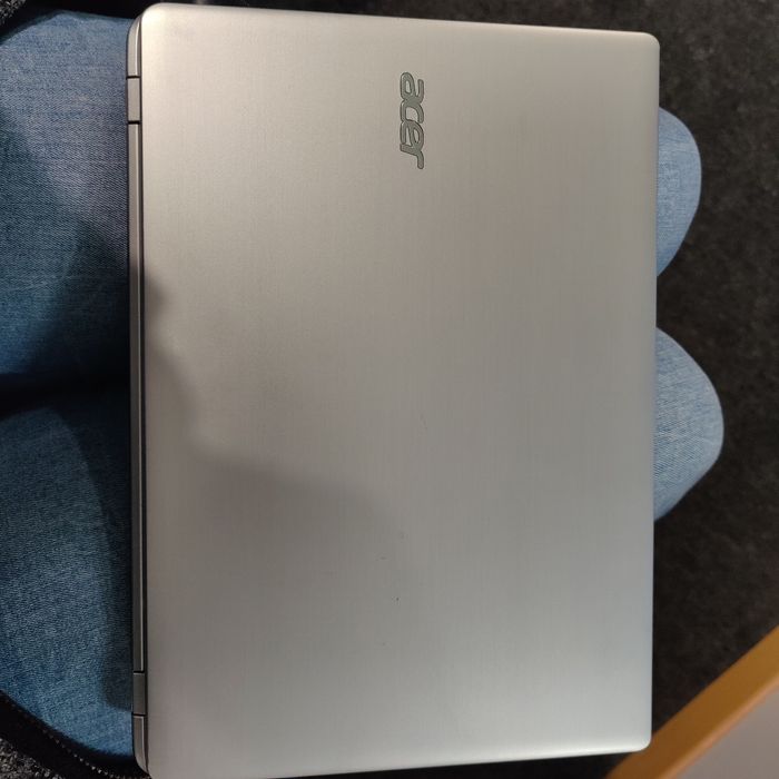 Acer Portable Laptop with Touchscreen Aspire V5-122P64740044347137121