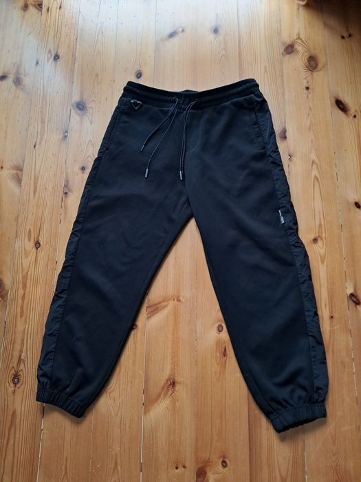 Spodnie dresowe cropp się m