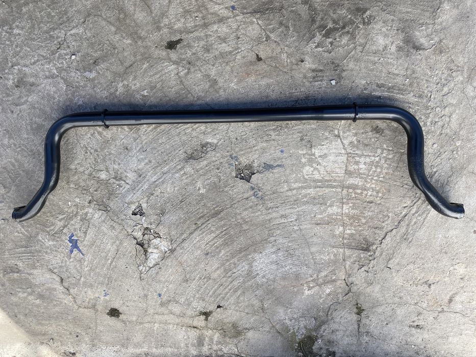 Стабилизатор Стабiлiзатор переднiй Audi  Volkswagen Touareg 7L0411025E