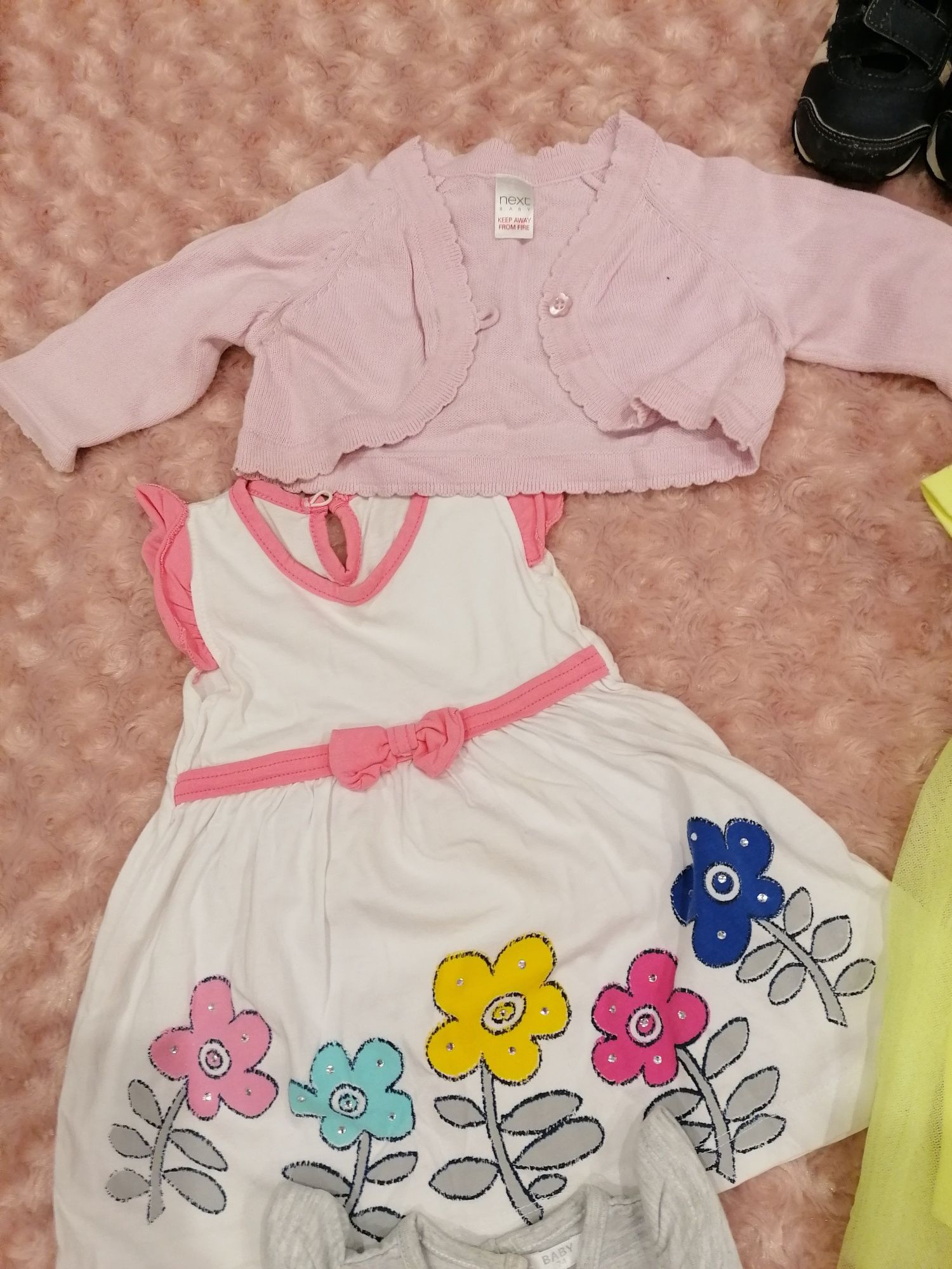 Sukienki  letnie dziewczęce 74 buty gatis