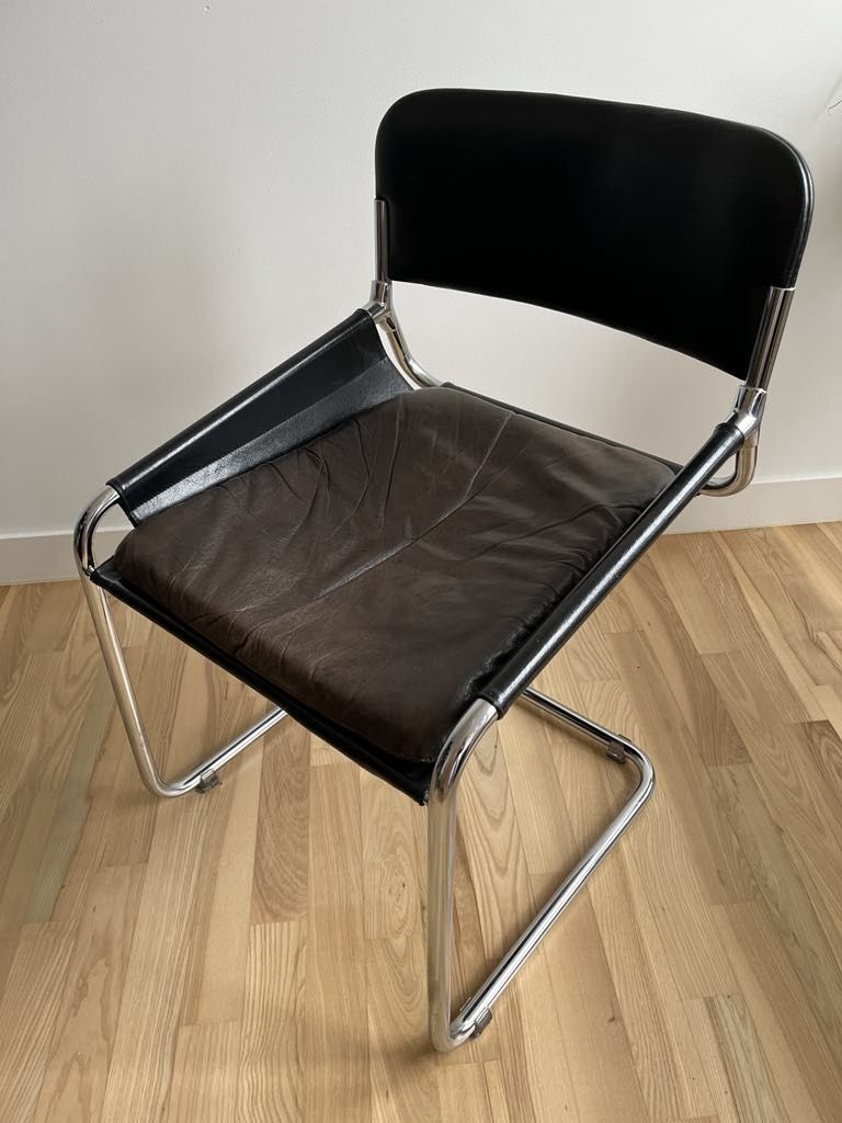 Krzesło skórzane z poduszką, chromowany stelażu, styl Bauhaus