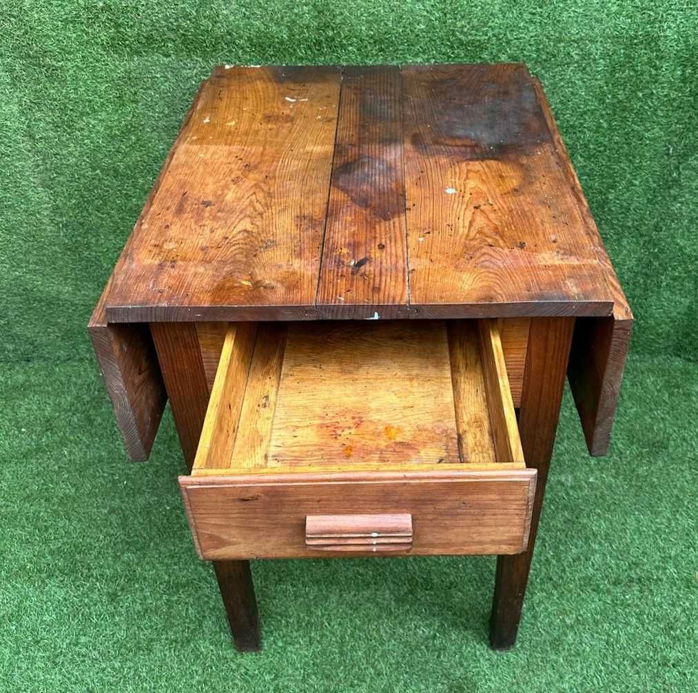 Mesa aniga em pinho com abas rebativeis individuais, antiguidade
