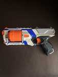 Бластер Nerf Strongarm