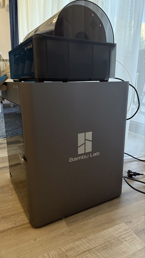 Продаю сучасний 3D-принтер Bambu Lab X1E