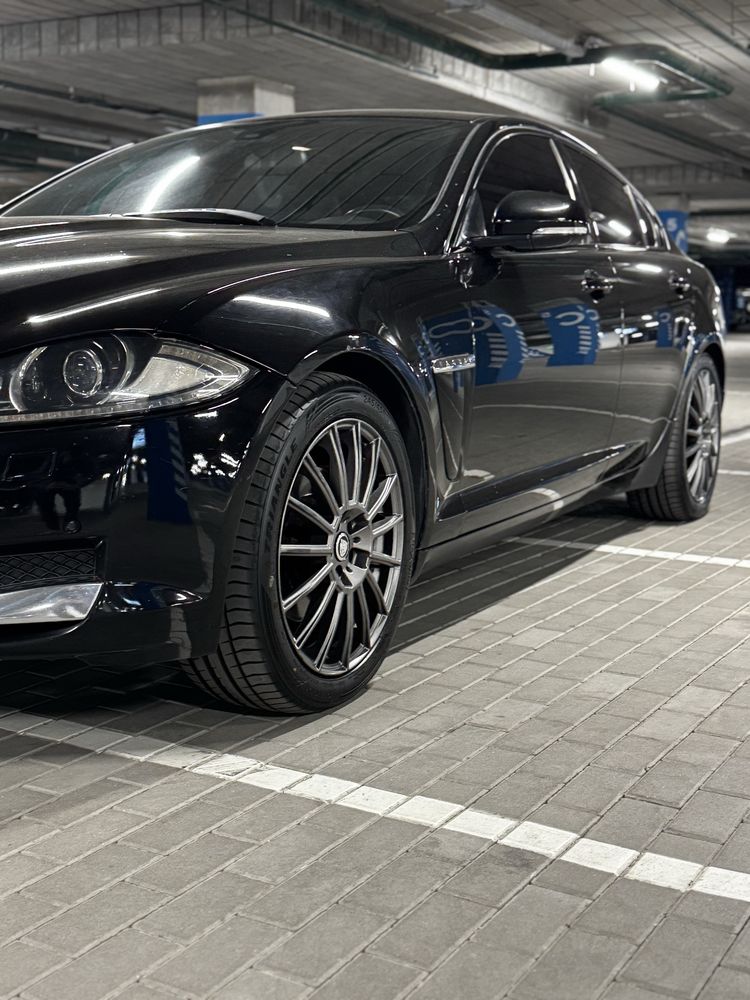 Найтильніший JAGUAR XF 2012 року 3.0 бенз
