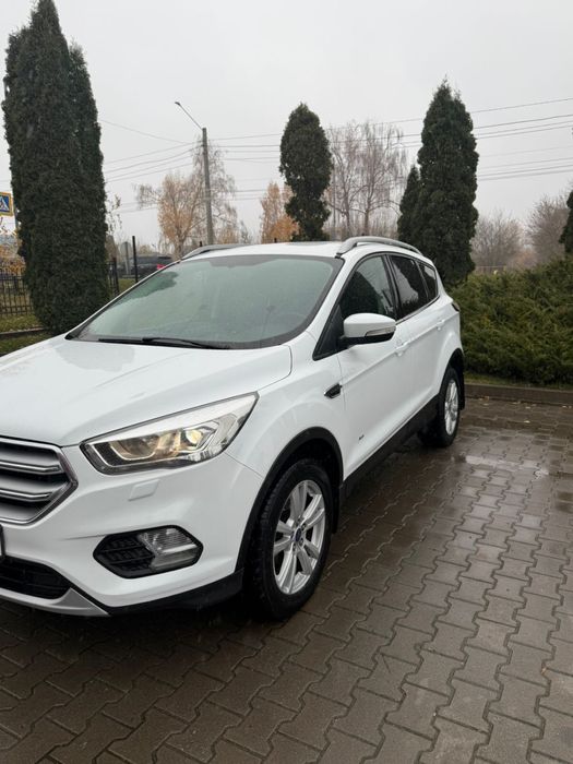 Автомобіль Ford Kuga II 2017 року випуску в експлуатації з травня 2018