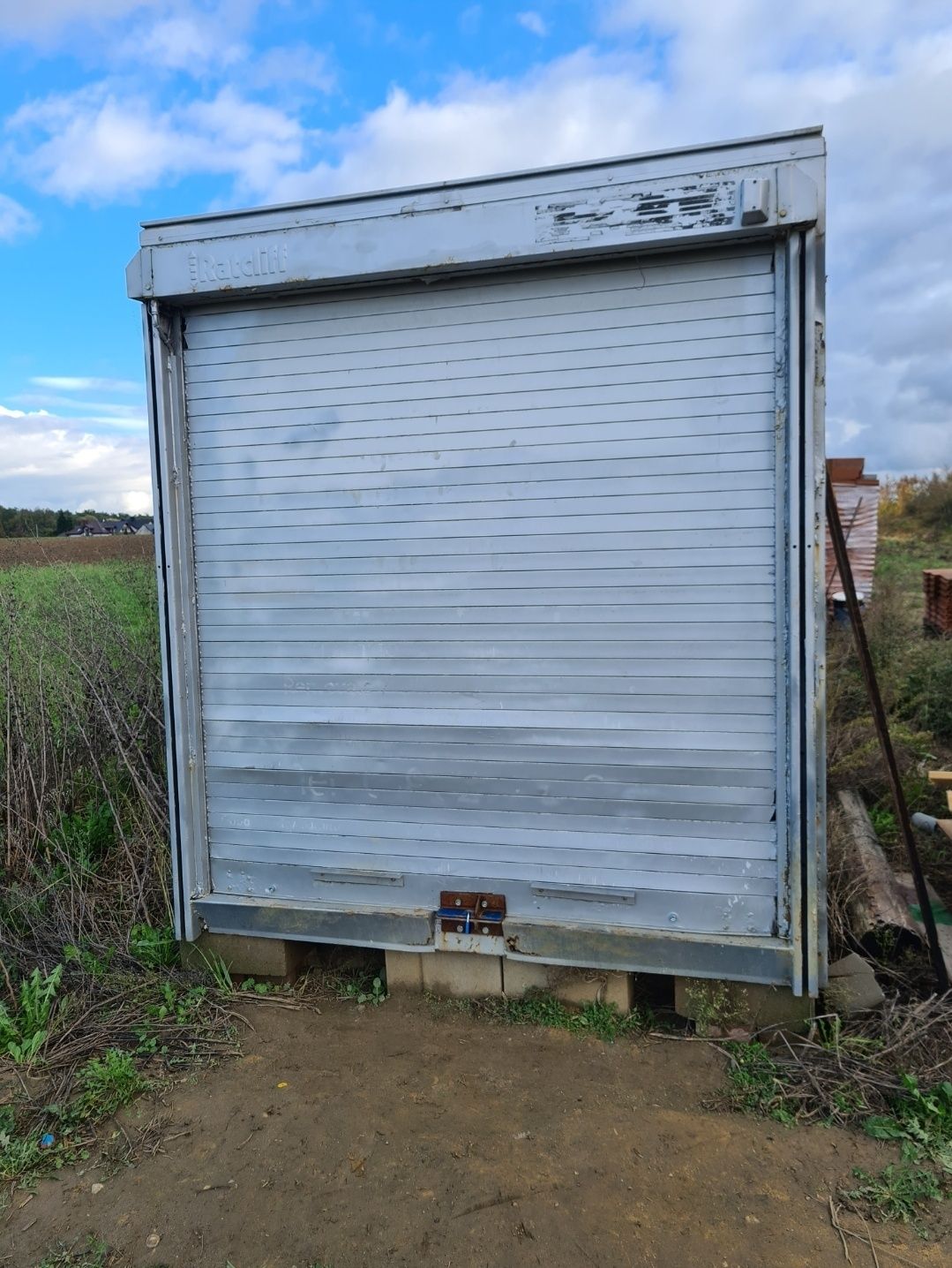 Kontener aluminiowy roleta zamykany na budowę działkę auto garaz
