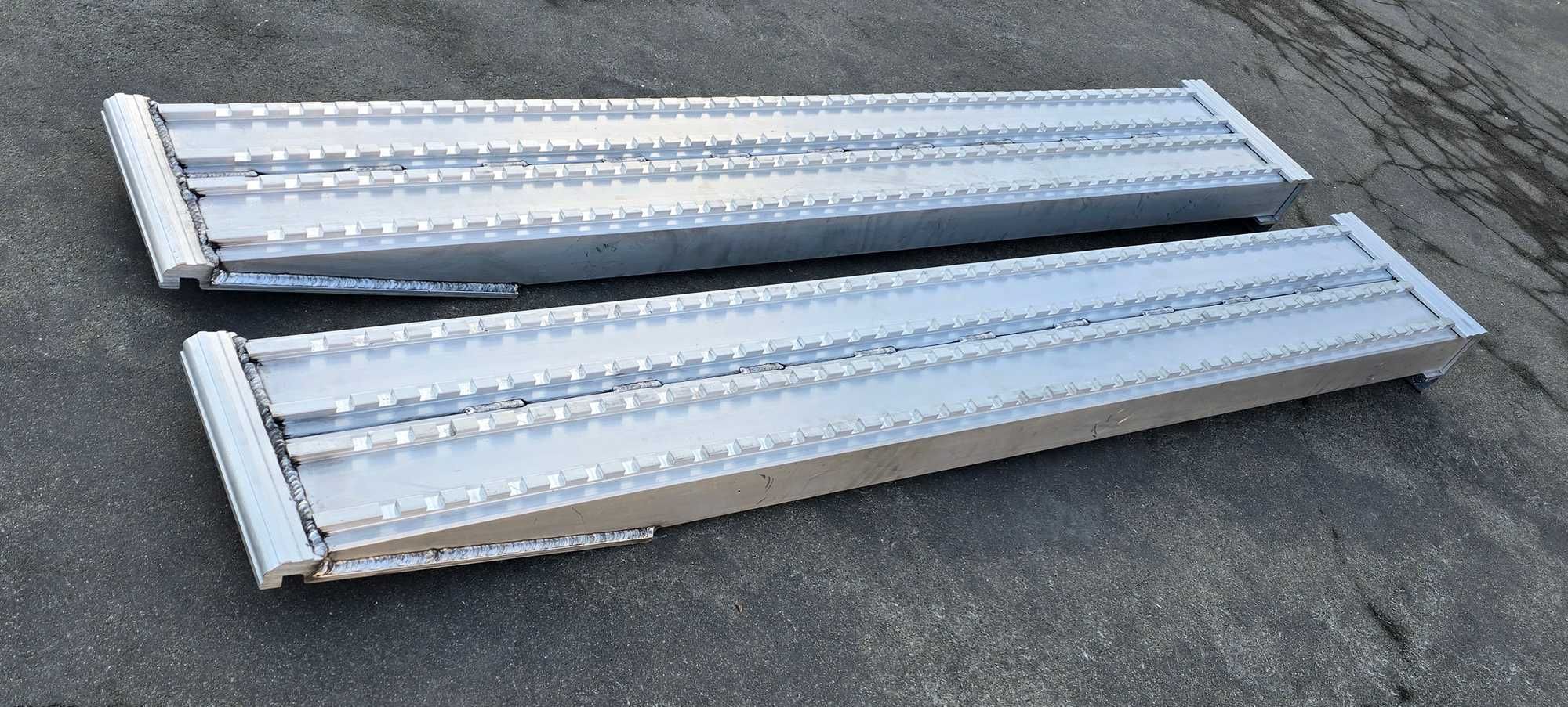 Najazdy aluminiowe PROFESSIONAL 2800x300x120mm mocowanie dolne 9,6 t.