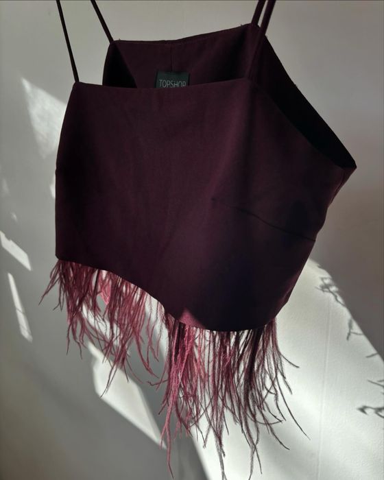 Top bordowy z piórami M