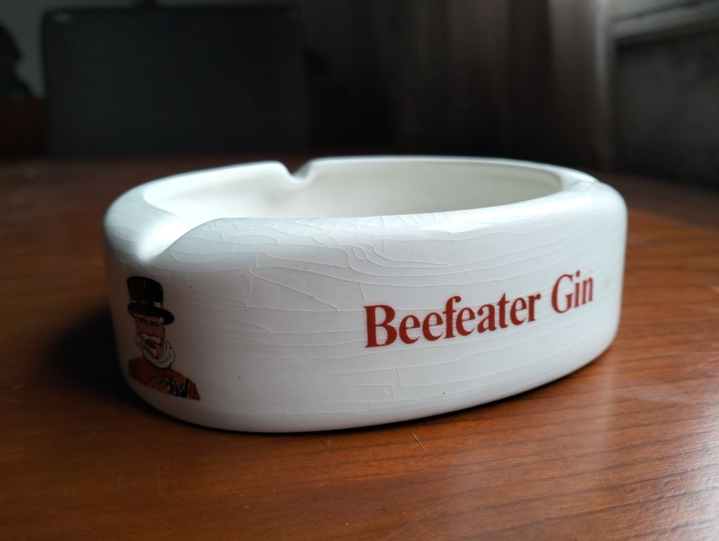 Cinzeiro publicidade Beefeater Gin