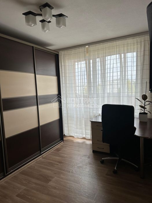 Продам 3к кв з гаражем вул.Ак.Павлова,319  522 мр Піски м.Салтівська