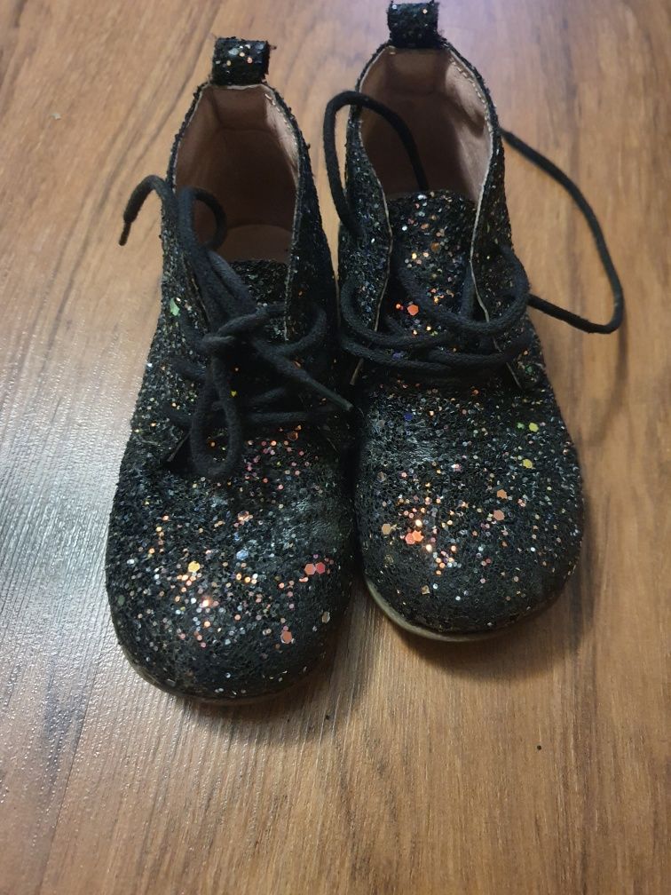 Glamoursy buty dla dziewczynki brokatowe