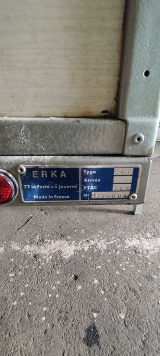 Reboque desmontável