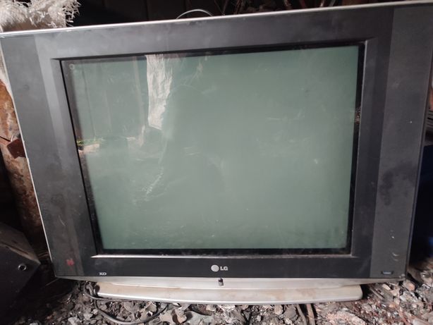 Продам старенький телевізор LG