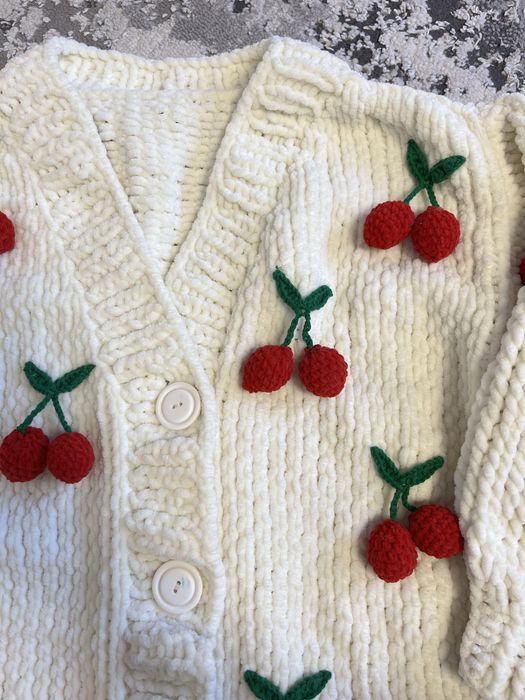 Плюшевий вʼязаний кардиган