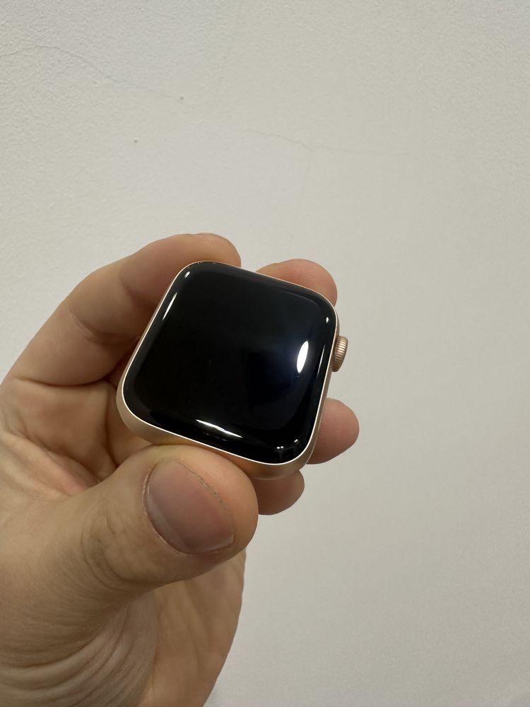 Apple Watch Series 5 44 Gold