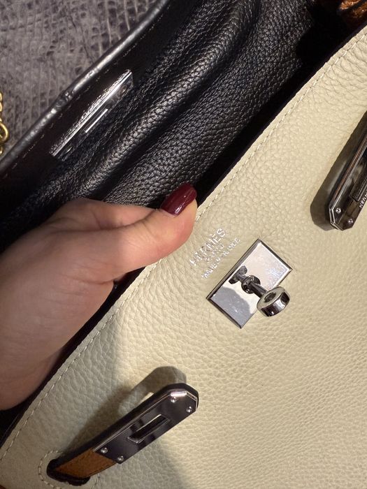 Сумка з натуральної шкіри , є пильник .