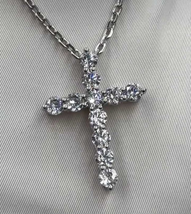 Срібна цепочка з хрестиком