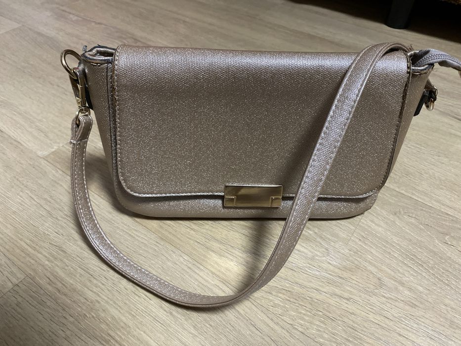 Віддам сумку до платної об’яви