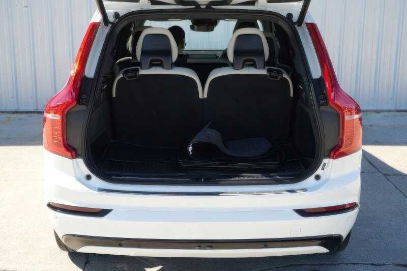 2022 Volvo XC90 Recharge T8 R-Design