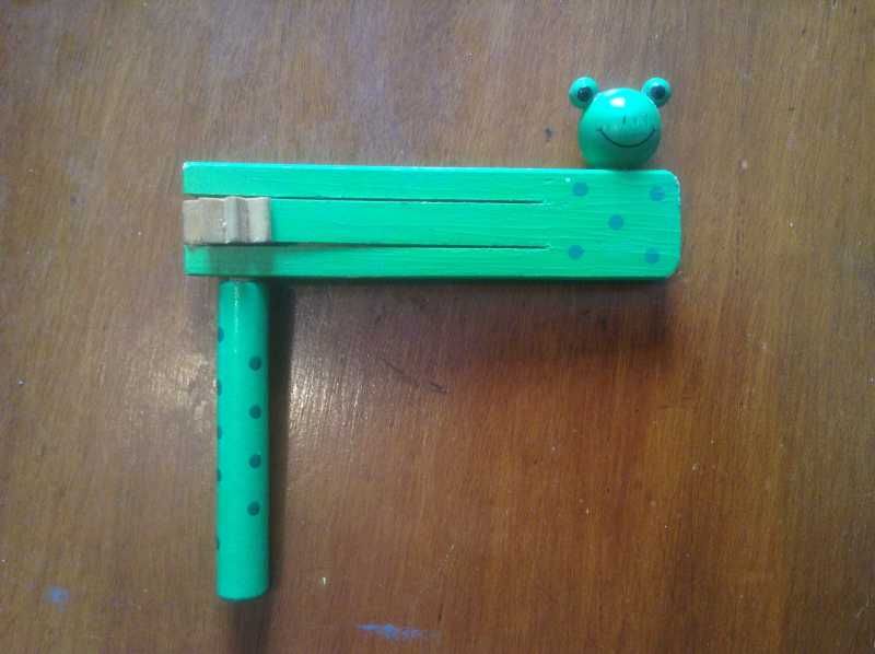 Brinquedo vintage (reco-reco)