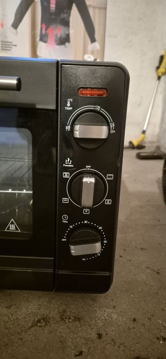 Piekarnik mini Clatronic z funkcją termoobiegu i różen 30 l.