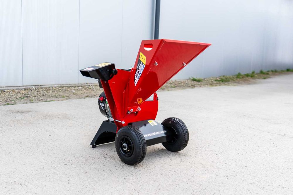 Rębak spalinowy REMET RTS-300 == rozdrabniacz do gałęzi TARCZOWY