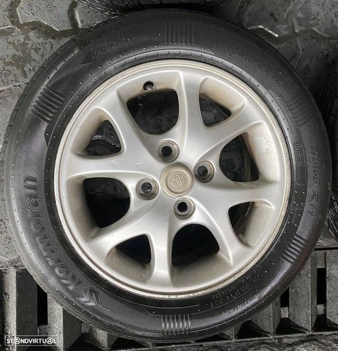 Jantes Toyota Yaris R14 4X100 com pneus 175/60