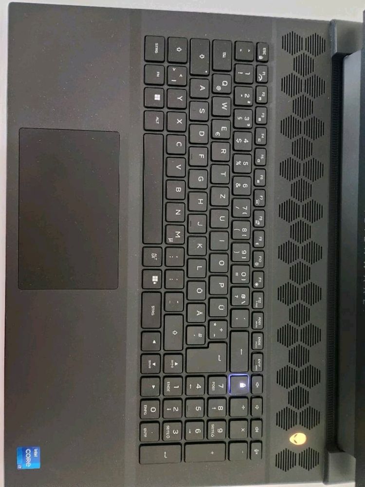 Alienware M18 R2