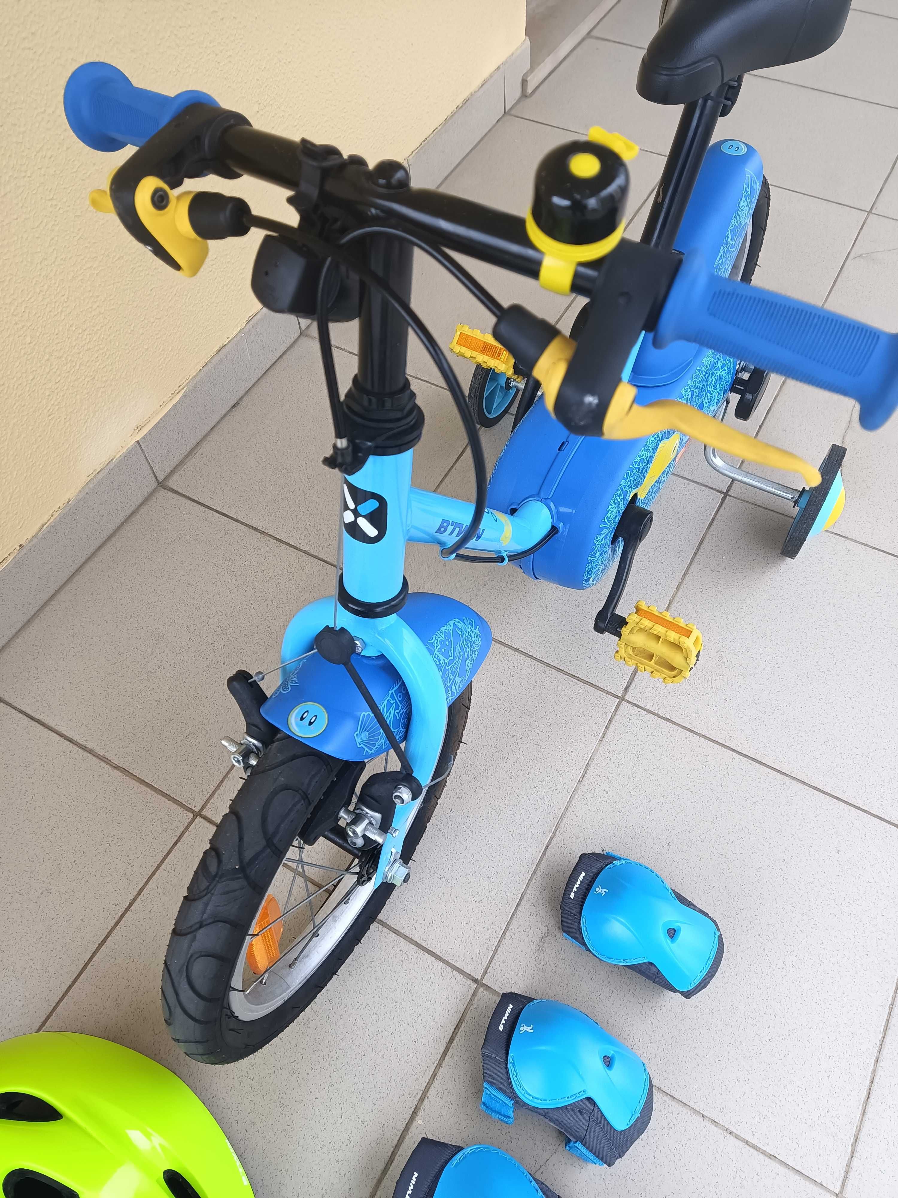 Conjunto de bicicleta de aprendizagem, capacetes e proteções