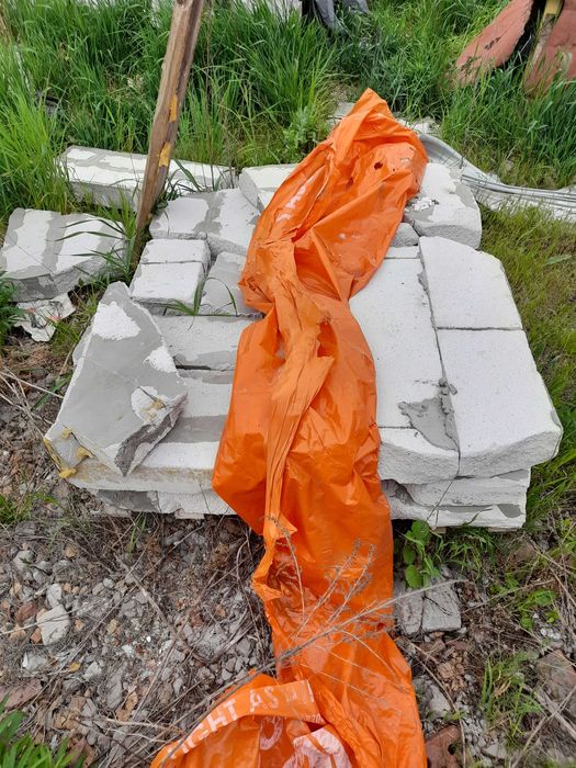 Принимаю бусы - отвал. Камни дерево газоблок Бесплатно на Теремках