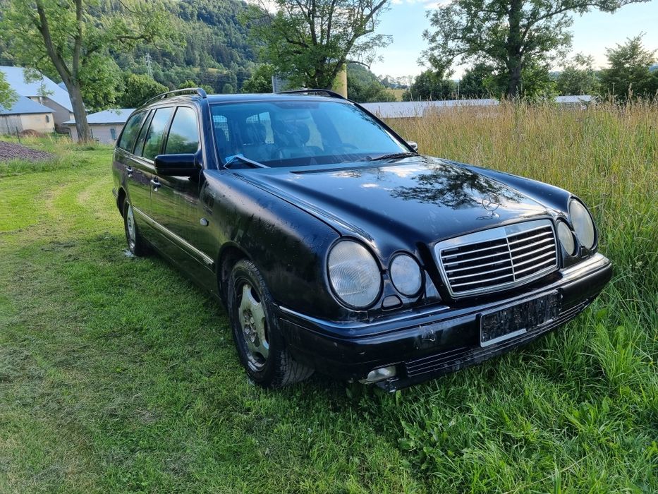 Mercedes Benz w210 e300td  drzwii kpl