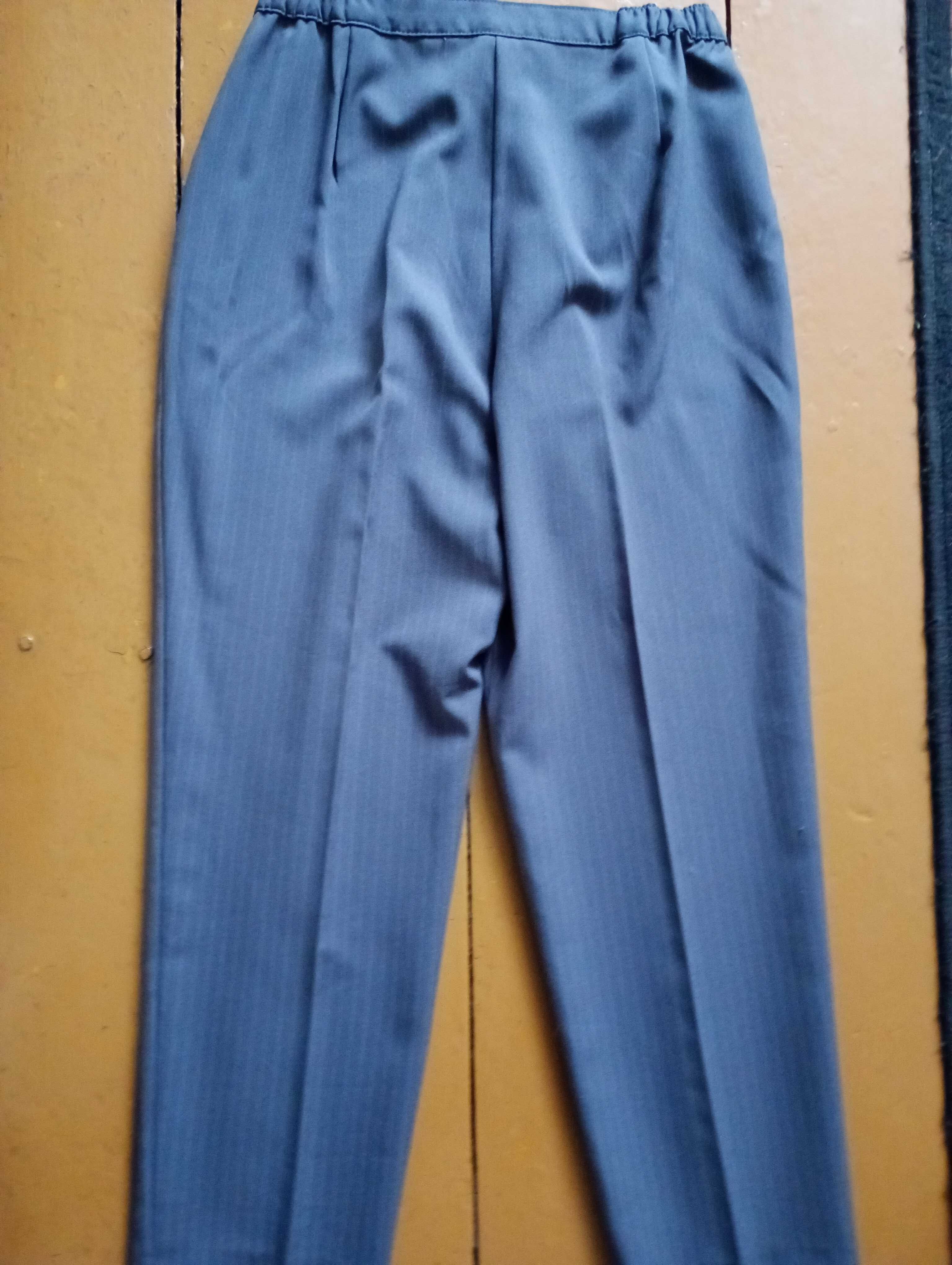Eleganckie spodnie damskie, szare w paski, rozmiar z metki 44